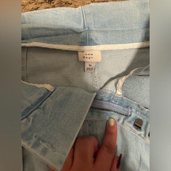 Women’s A New Day Jeans. - Picture 5 of 9